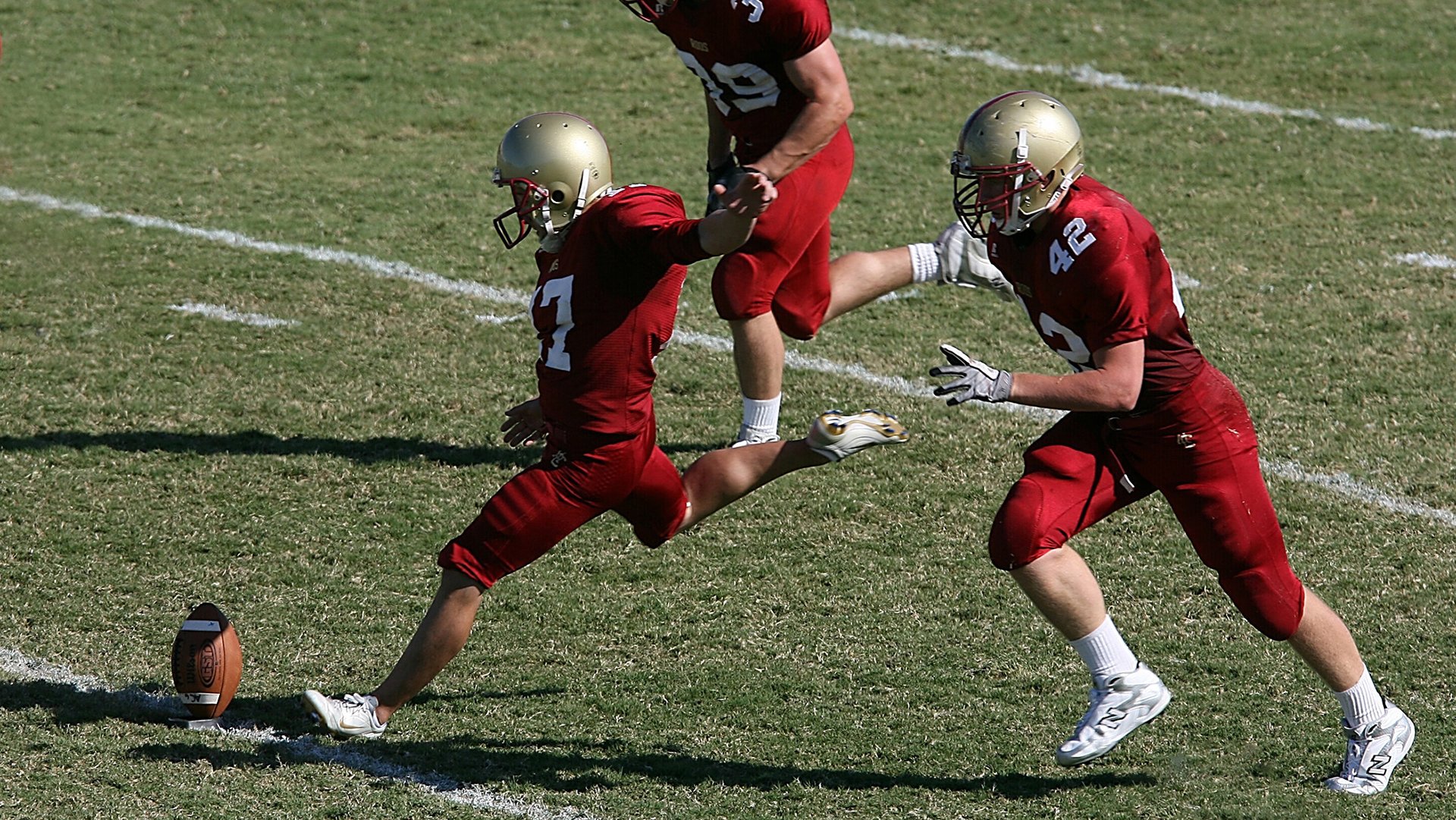 巴萨小将越来越自信,脚下技术真敢秀,巴萨16岁小将进球