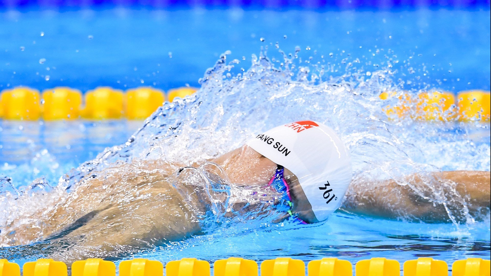 世界杯后：运动品牌开发“观赛专用鞋服” 兼顾舒适与球迷身份象征